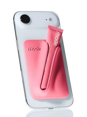 RHODE Silicone Snap-On Lip Case with Magnetic Hold in SWEET PEA